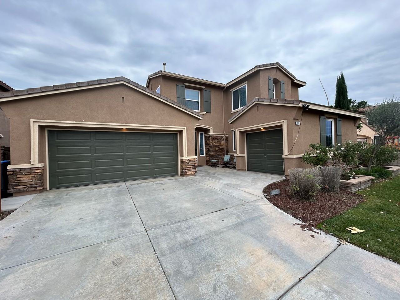 31887 Pepper Tree St - Photo 2 of 28