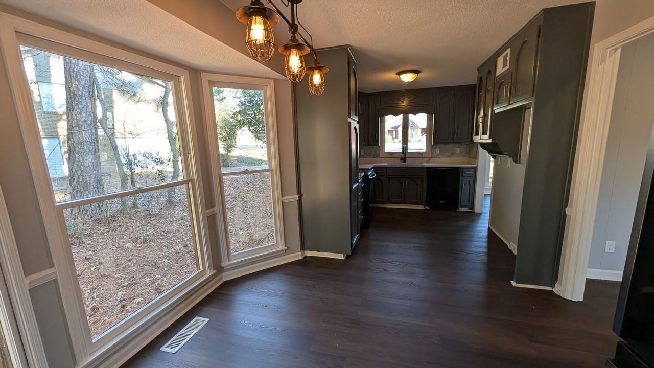 2104 11th Pl Nw - Photo 7 of 27