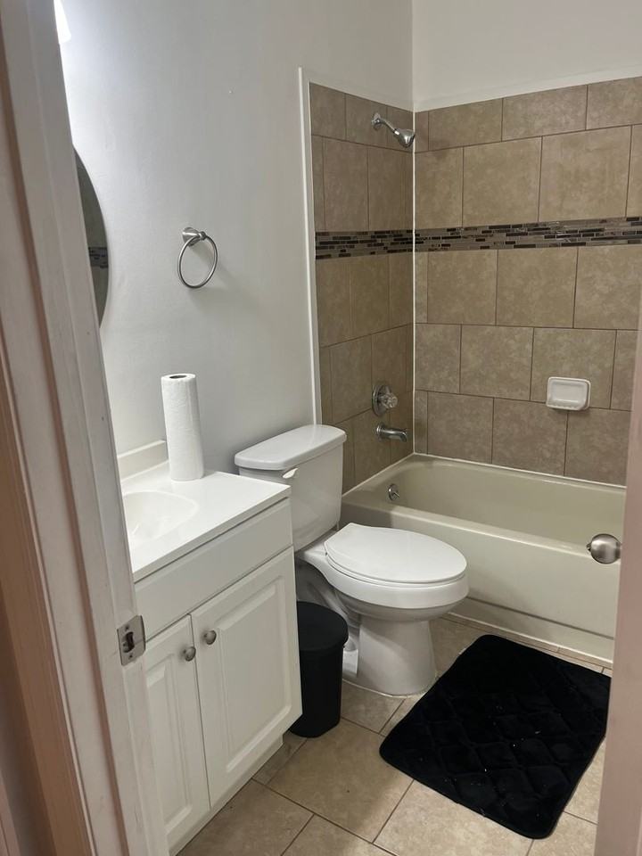 1563 Hancock Ln - Photo 4 of 19