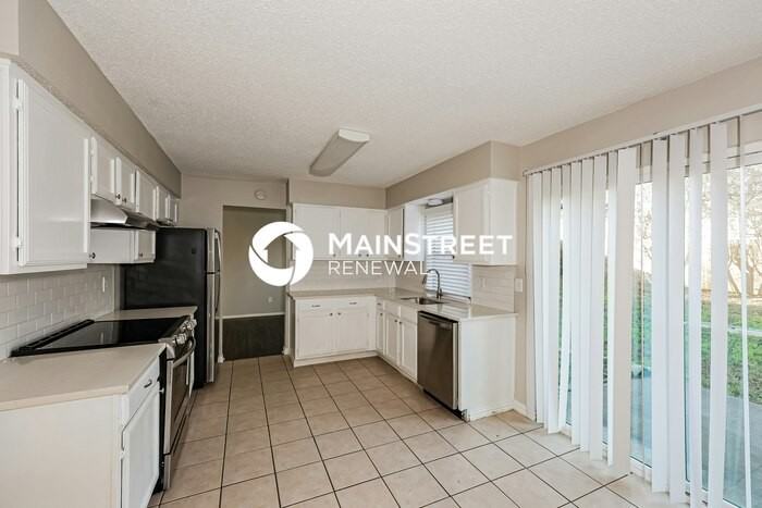 309 Deacon Dr - Photo 6 of 19