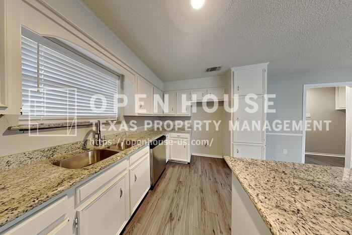 5730 Sagebrush Trl - Photo 7 of 20