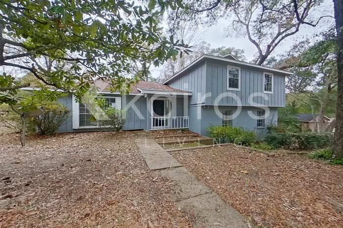 2550 Old Dobbin Dr E - Photo 2 of 35