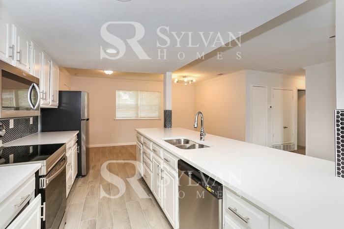 2701 Meadows Dr - Photo 3 of 15