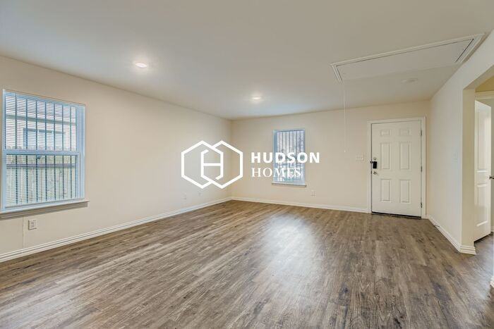 531 Glendale Ave #2 - Photo 4 of 14