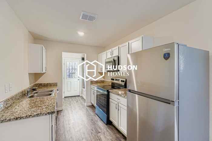 531 Glendale Ave #2 - Photo 5 of 14