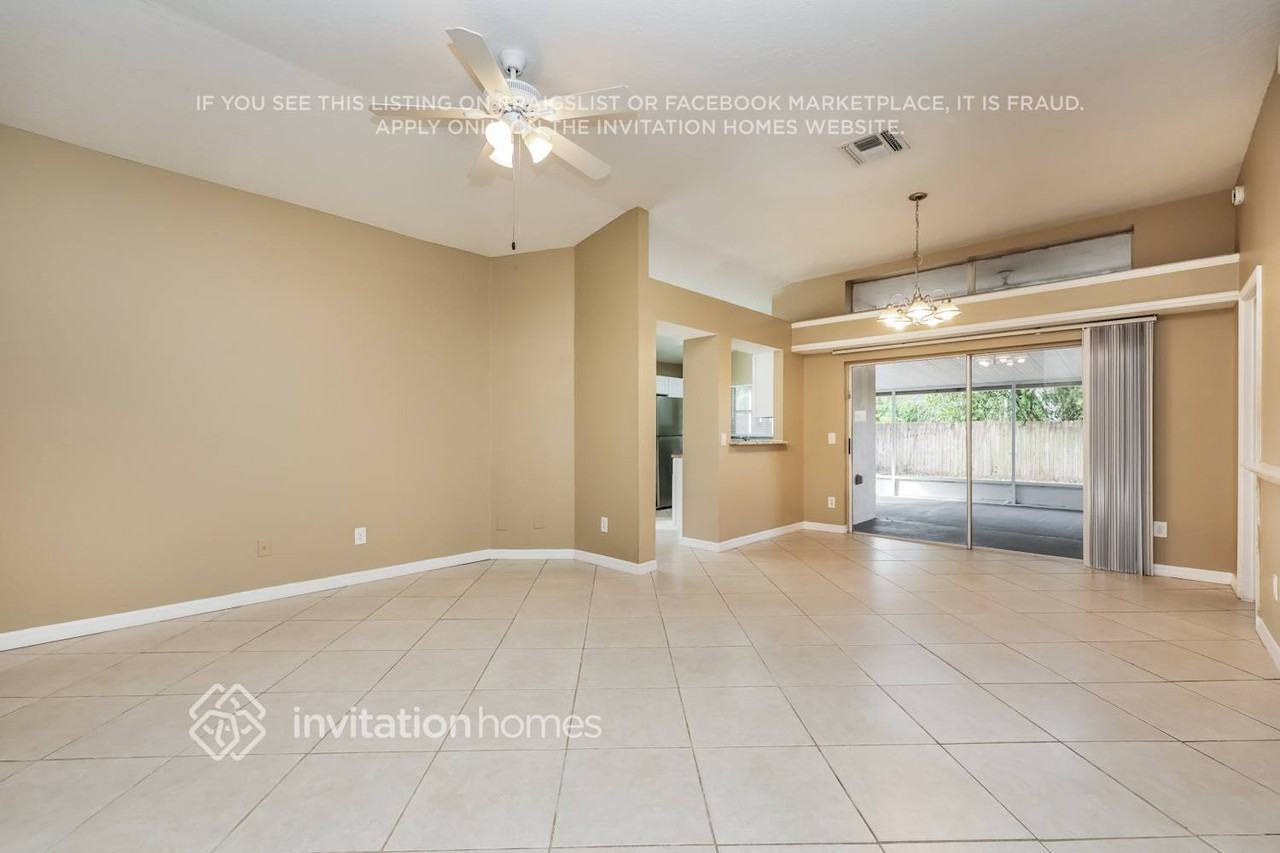 13418 Bellingham Dr - Photo 3 of 17