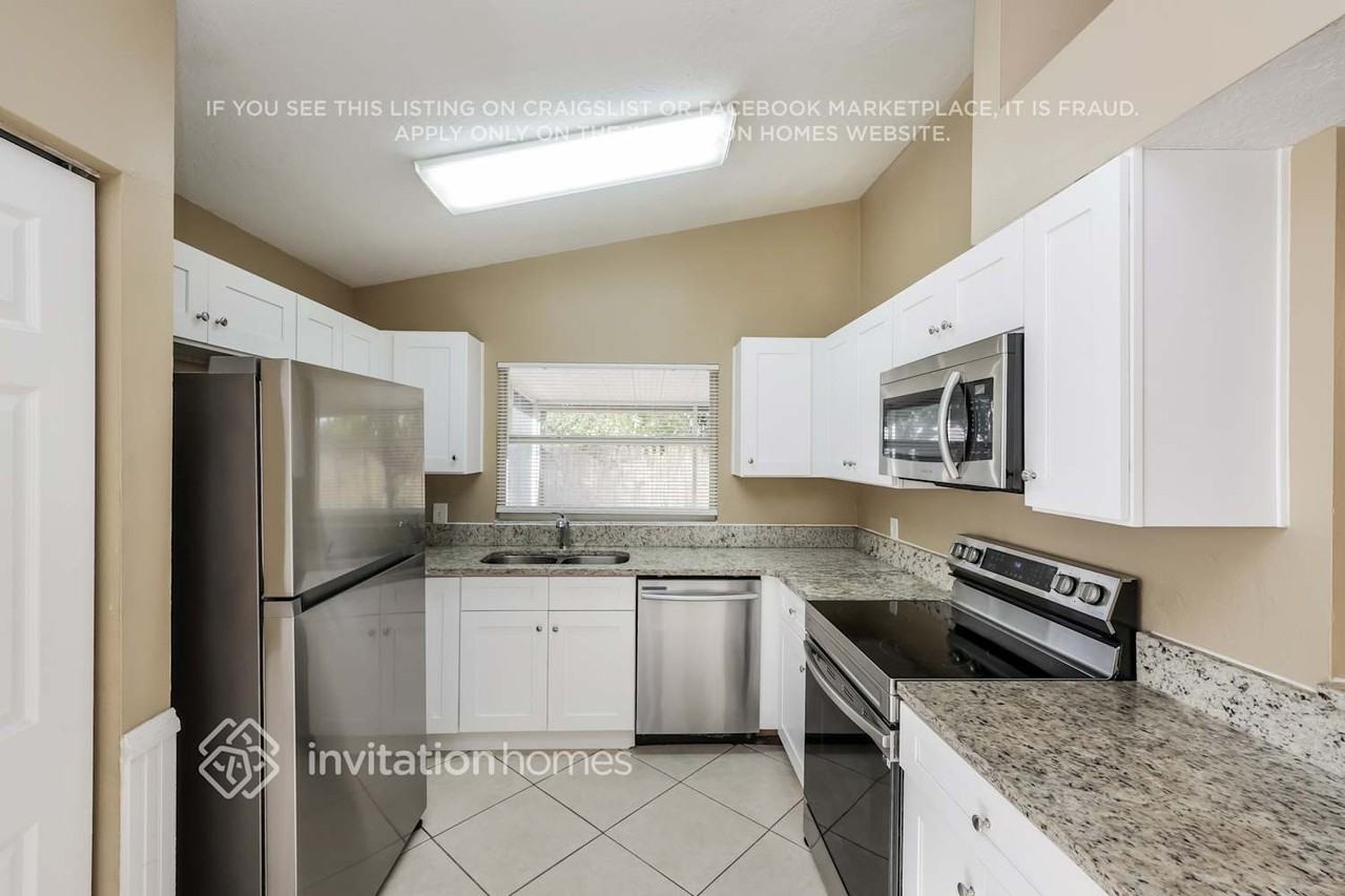 13418 Bellingham Dr - Photo 5 of 17