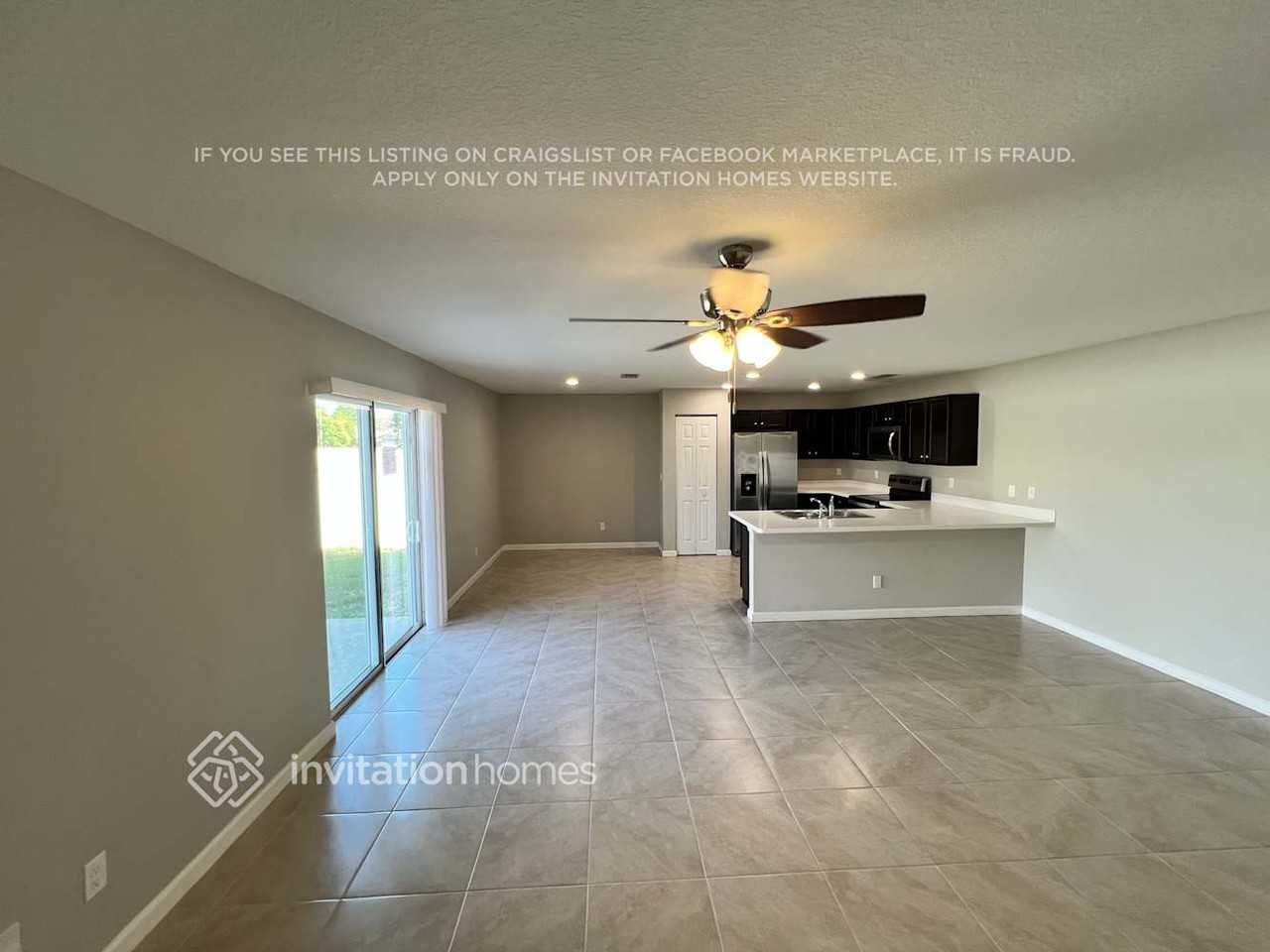 1013 Sw Majorca Ave - Photo 3 of 18