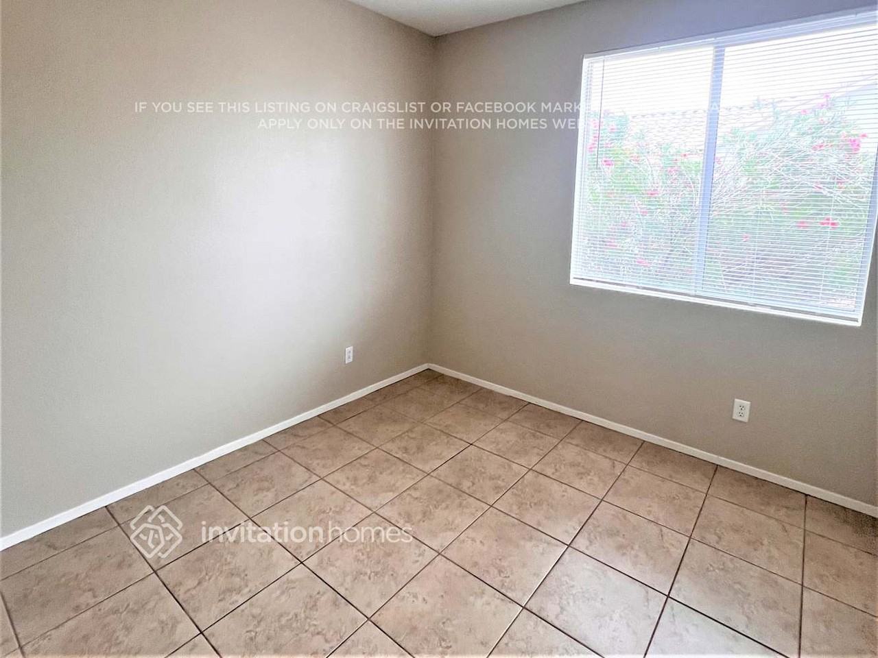 534 Startop St - Photo 5 of 8