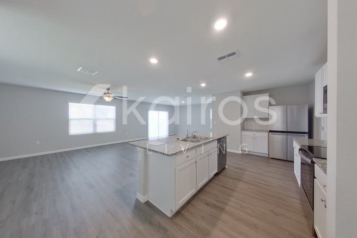 8597 Sw 44th Ct - Photo 7 of 36