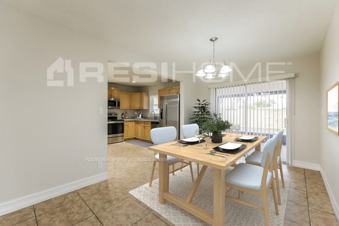 948 Jasmine St - Photo 3 of 17