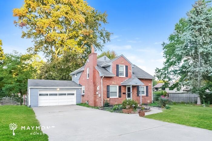 7064 Barton Dr - Photo 5 of 14