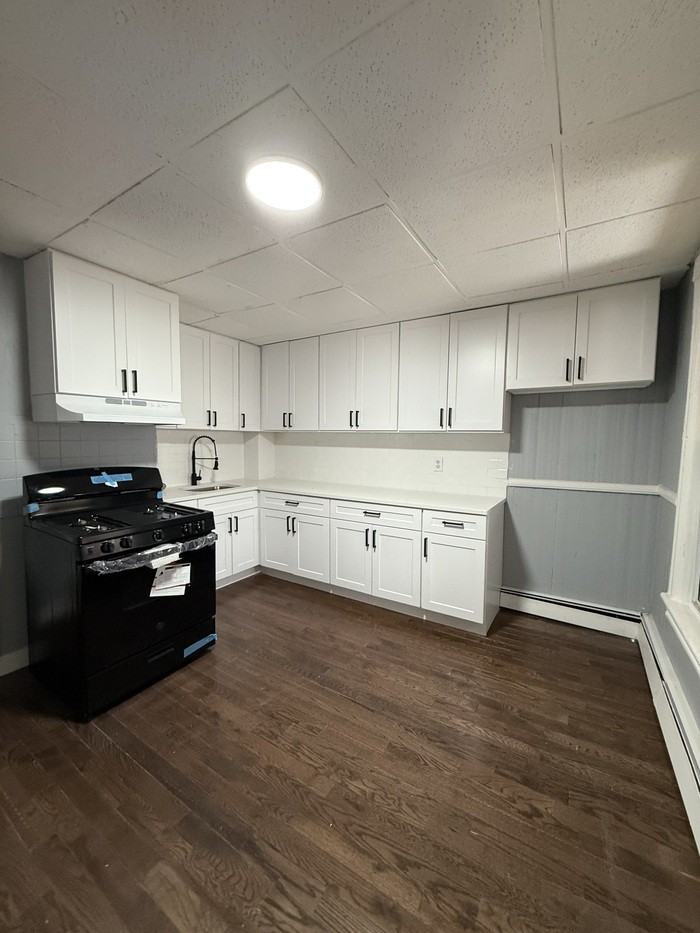 411 Elizabeth Ave #3 - Photo 3 of 27