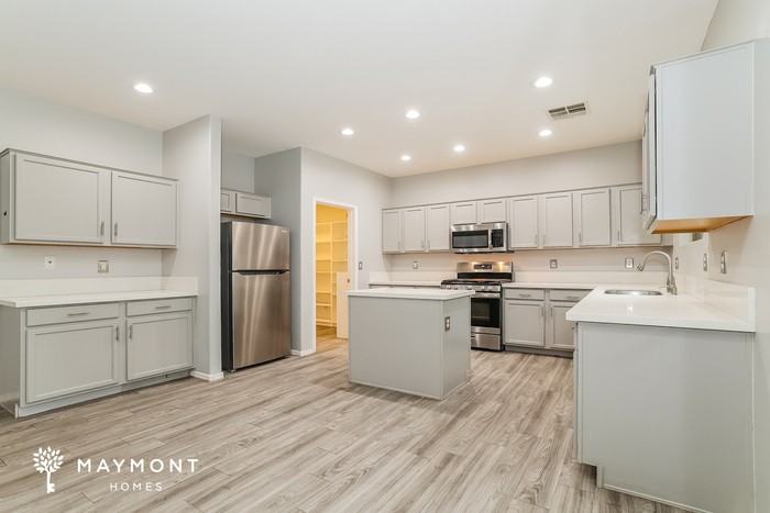 44265 W Roth Rd - Photo 6 of 12