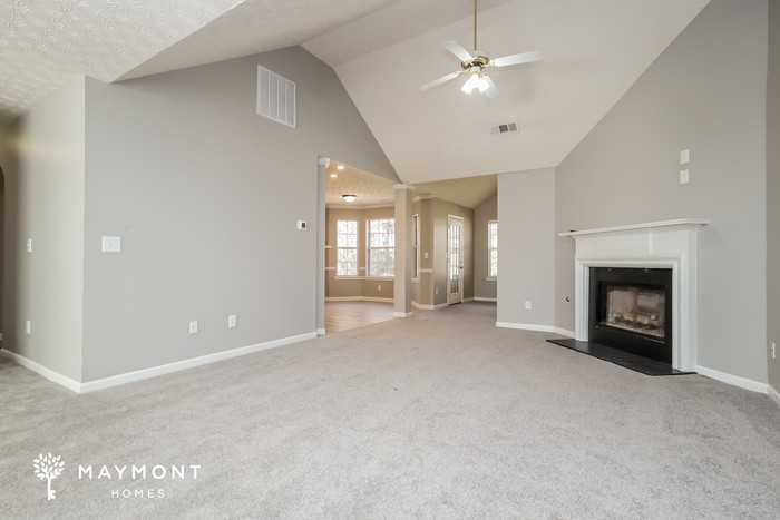 5285 Yellow Pine Dr - Photo 4 of 12