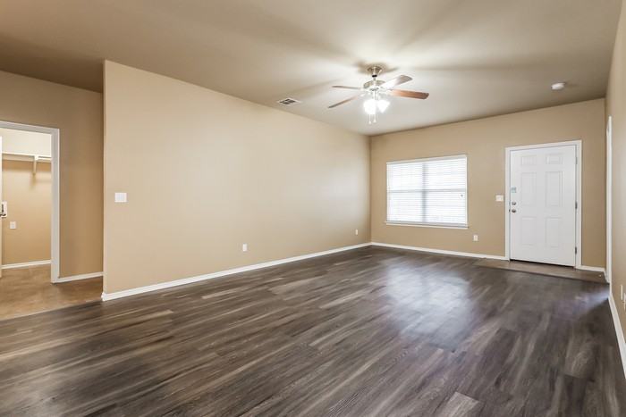 11813 Nw 131st St - Photo 5 of 18