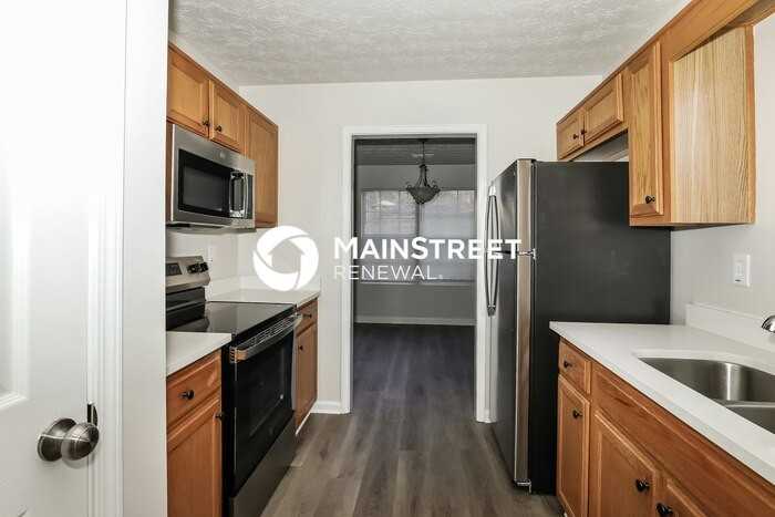 955 Foxworthy Ln - Photo 6 of 17