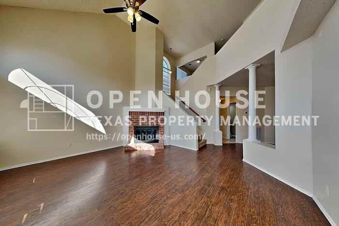 4621 Sandera Ln - Photo 4 of 22