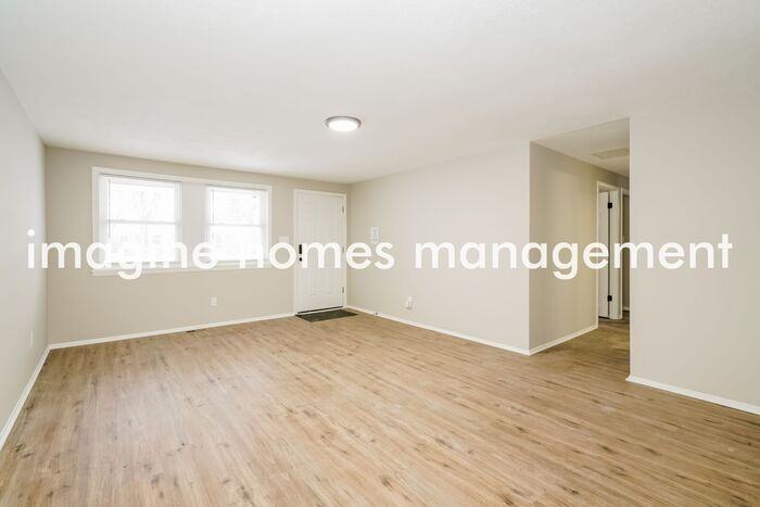 3167 Beeler Ave - Photo 3 of 14