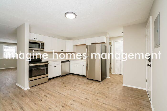 3167 Beeler Ave - Photo 4 of 14