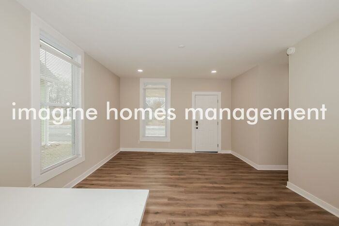 3121 E New York St - Photo 5 of 21