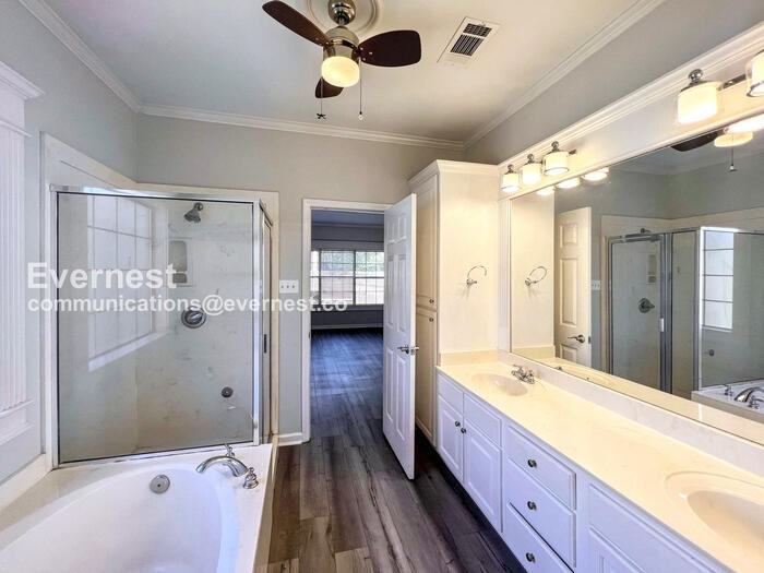 2411 Stoney Creek Dr - Photo 7 of 22