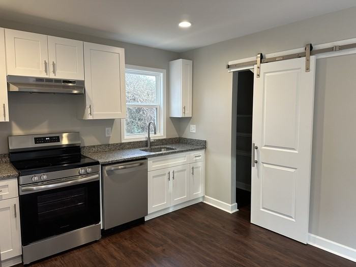 490 Rocky River Rd - Photo 4 of 10