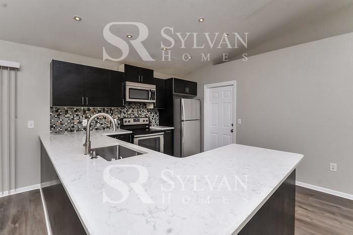 1060 Forrest Dr - Photo 6 of 16