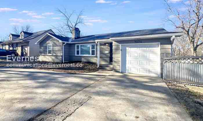 7624 Nall Ave - Photo 3 of 29