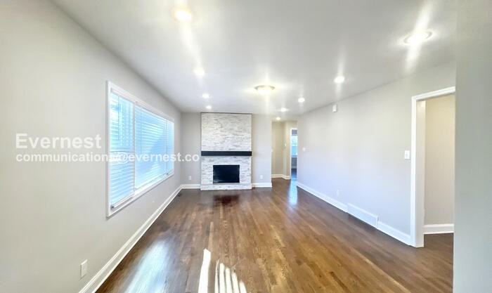 7624 Nall Ave - Photo 6 of 29