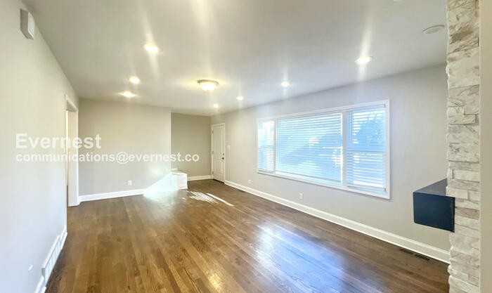 7624 Nall Ave - Photo 7 of 29