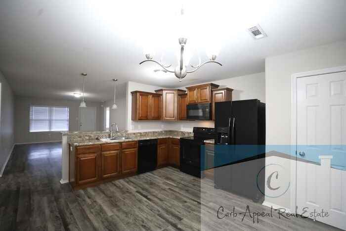 3717 Remington Dr - Photo 5 of 19