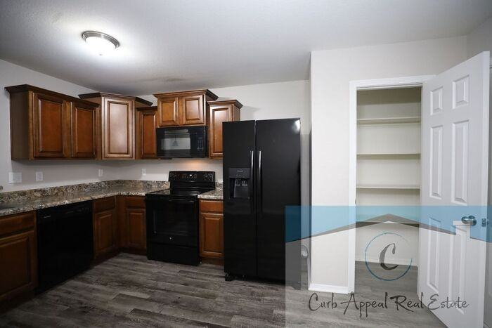 3717 Remington Dr - Photo 6 of 19