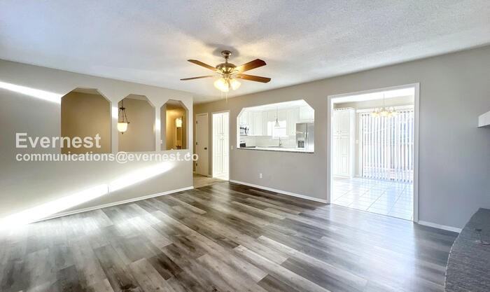 7936 N Forest Ave - Photo 6 of 30