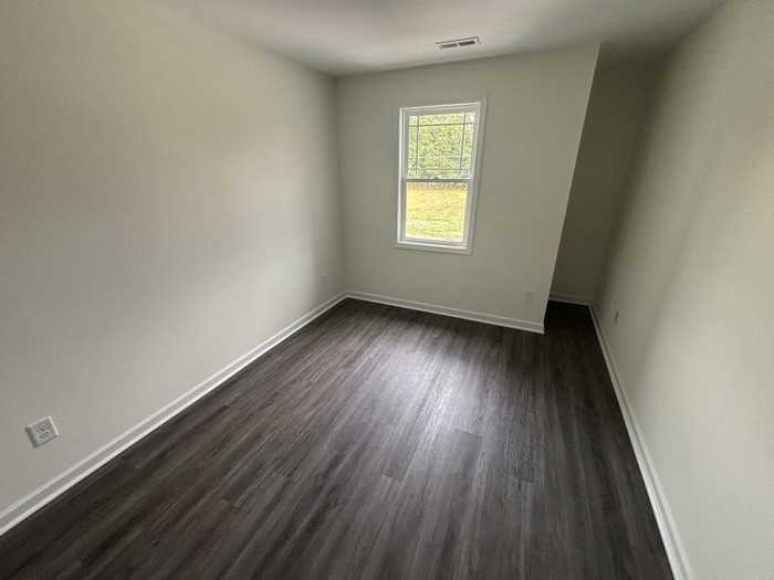 610 Blackman St - Photo 4 of 10