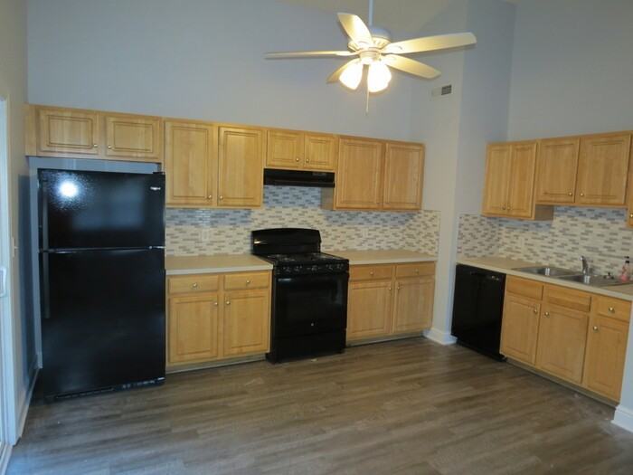 3234 Oak Bend Blvd - Photo 3 of 13