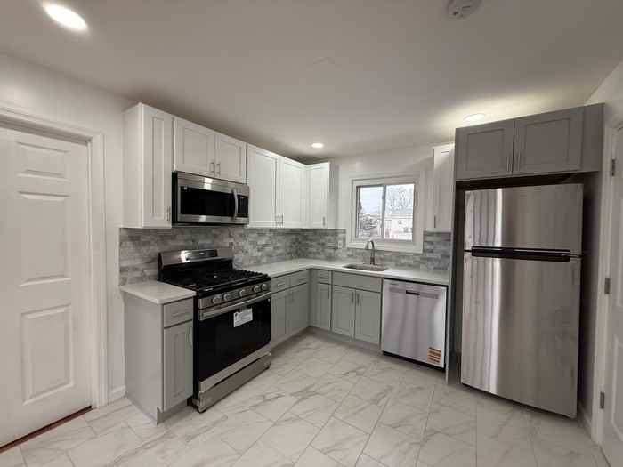 23 Lamont Rd - Photo 7 of 24