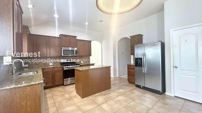 129 Snowflake Dr - Photo 2 of 23