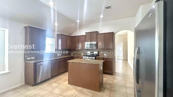 129 Snowflake Dr - Photo 3 of 23