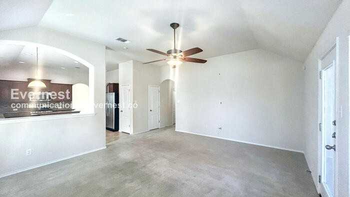 129 Snowflake Dr - Photo 4 of 23