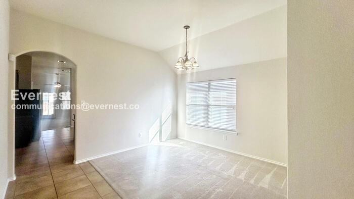 129 Snowflake Dr - Photo 5 of 23