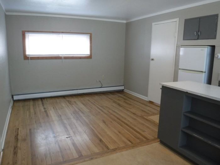 1402 Sherwood St #6 - Photo 6 of 14