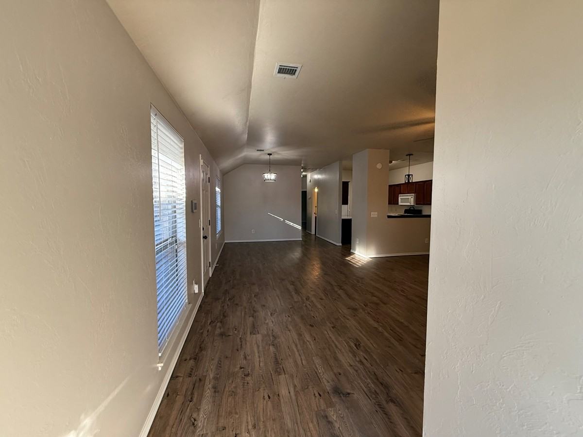 3609 Nw 51st St #1 - Photo 5 of 35