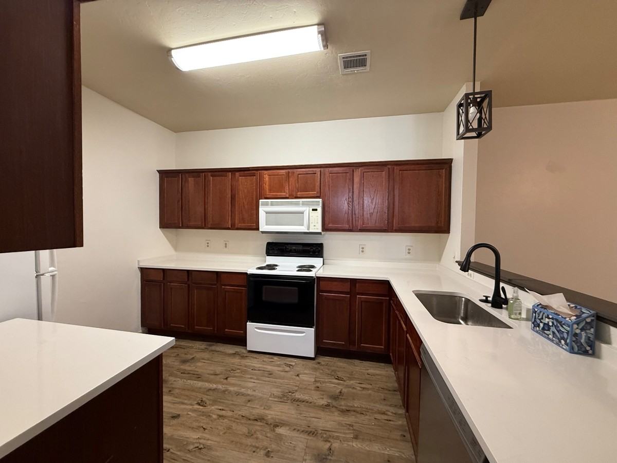 3609 Nw 51st St #1 - Photo 6 of 35