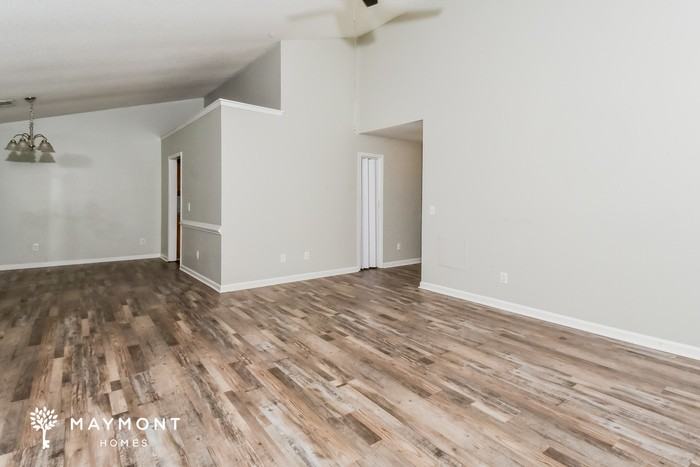 104 Huntwood Trl - Photo 3 of 11