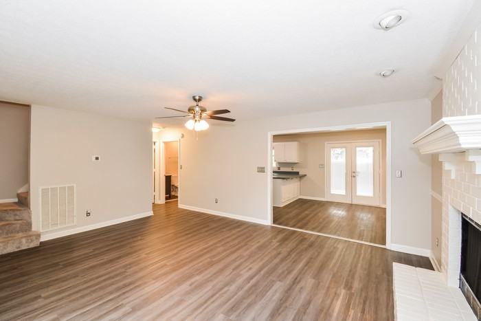 109 Lone Oak Dr - Photo 5 of 12