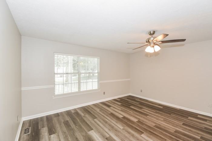 109 Lone Oak Dr - Photo 7 of 12