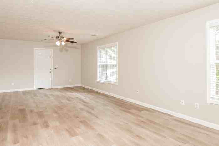 19 Georgia Rd - Photo 4 of 16