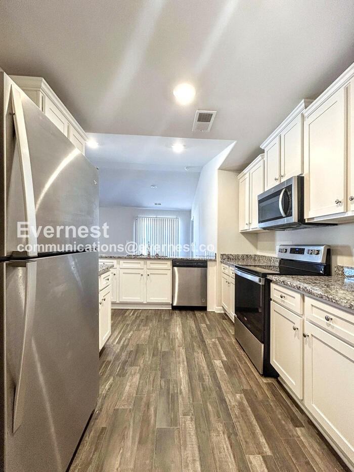 550 Belcaro Dr - Photo 4 of 19