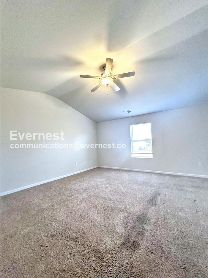 550 Belcaro Dr - Photo 6 of 19